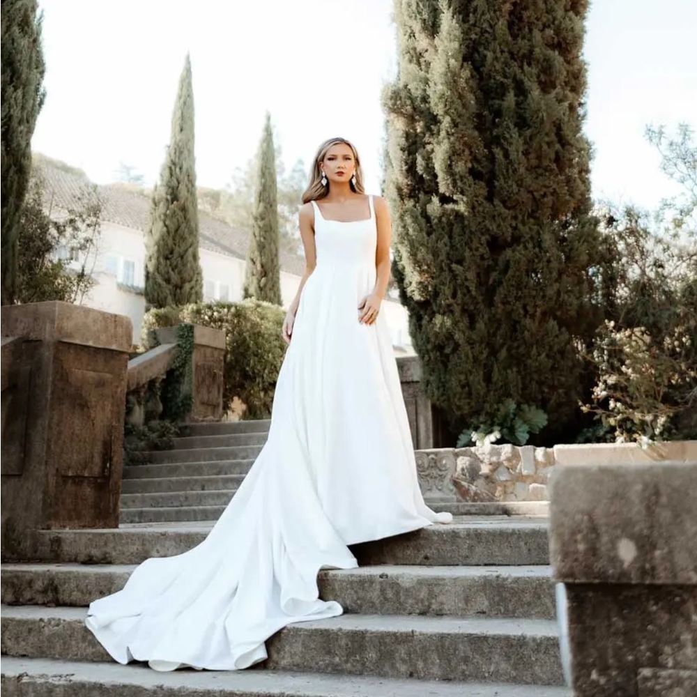 Last call! Brand New- Stella York Wedding Dress Ivory